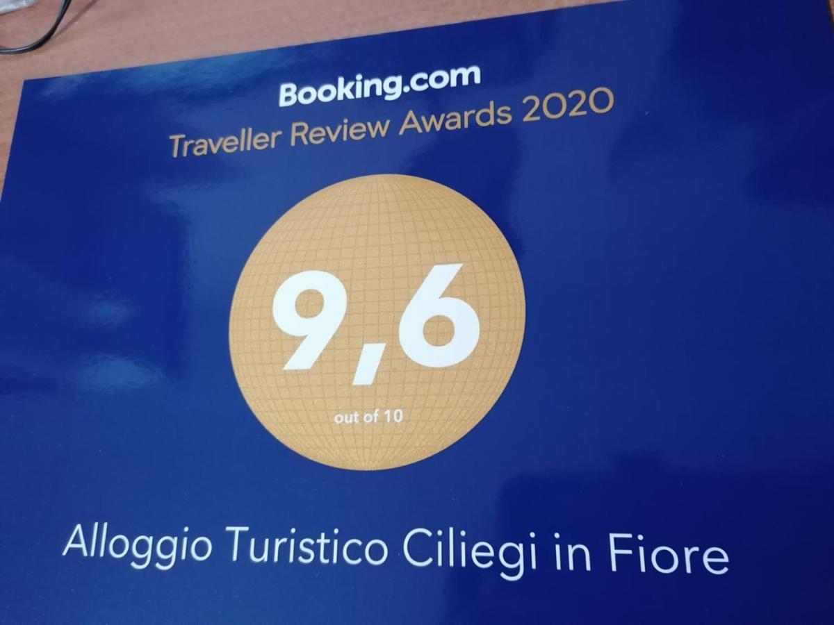 Alloggio Turistico Ciliegi In Fiore Monte Libretti Bagian luar foto